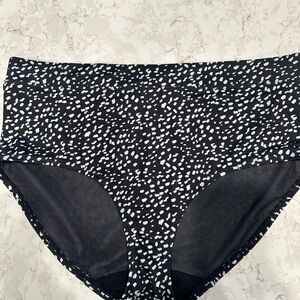 EUC Cacique Black and White Printed High Waisted Bikini Bottoms Size-18
